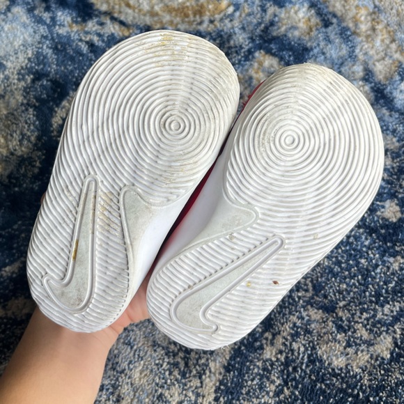 Nike Team Hustle D9 Lil 'Fast n Furry - Chile Red' Size 7C - Picture 7 of 7